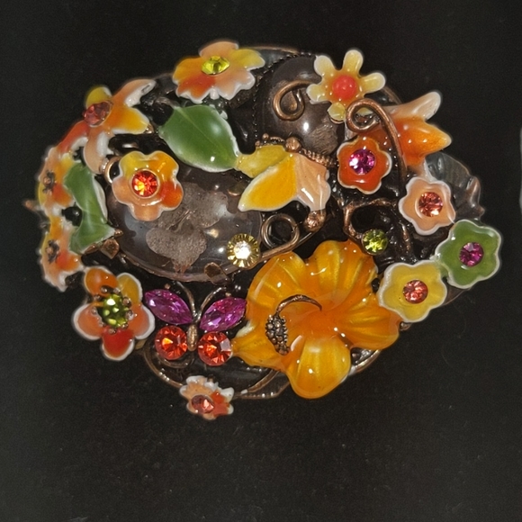 ๐จ๐ฆ "Yep, It's Gorgeous" Brooch - Picture 1 of 4